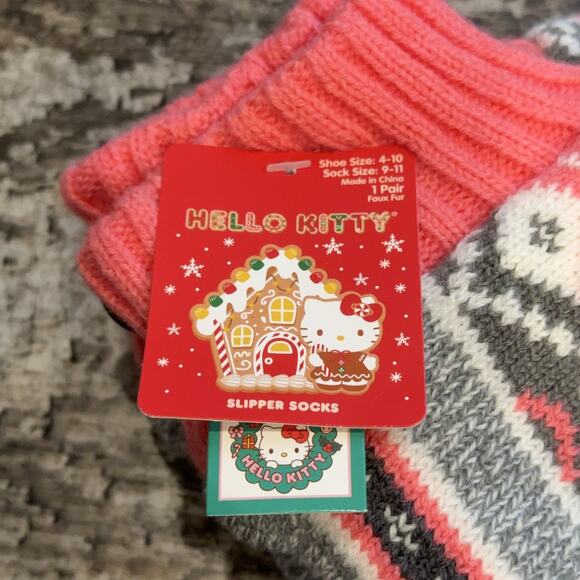 Hello Kitty Slipper Socks Size 4-10 Pink Gray Winter Faux Fur Gift Cozy Soft NWT - Picture 2 of 7